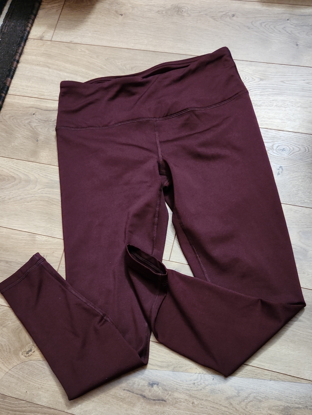 Women's High-Waist Leggings in Deep Burgundy